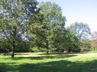 314 Canterberry Ln, Oak Brook, IL 60523