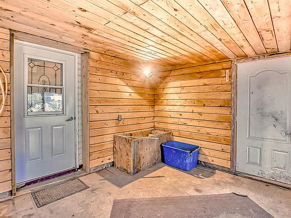3rd image of 453020 Range Rd #274