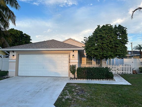 3rd image of 10136 Boynton Place Cir