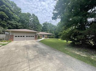 4200 W Crestwood Dr, Bloomington, IN 47404