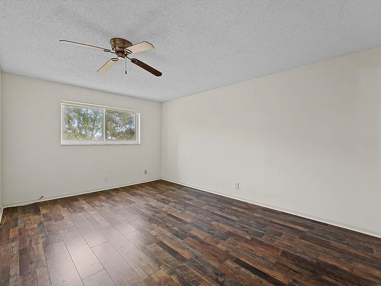 719 Lori Dr #204 — Photo 12
