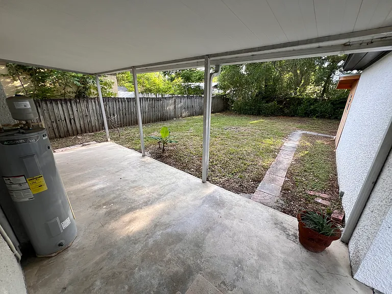 220 Leon Ave — Photo 25