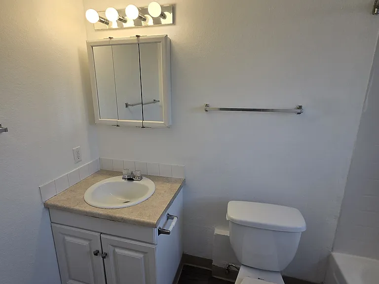 Olympic View Apartments — Photo 9