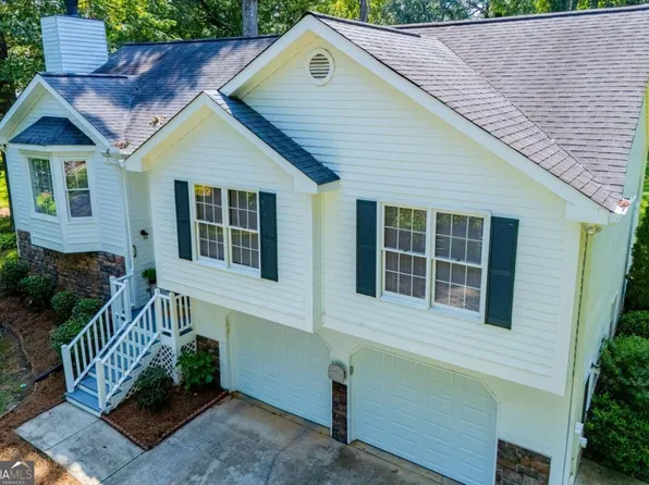 203 Comly Rich Dr, Carrollton, GA 30117