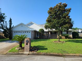 9763 Parker Lake Cir, Navarre, FL 32566