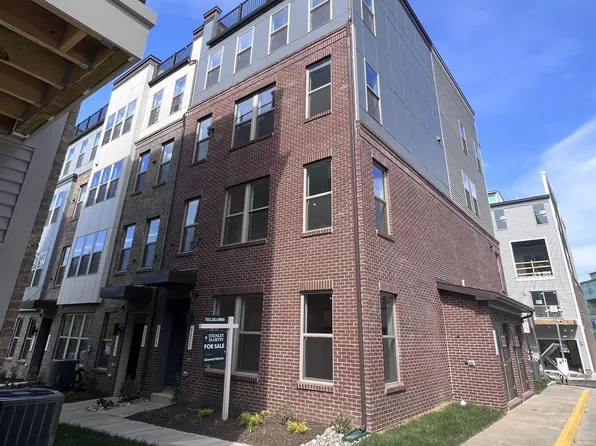 2433 Silver Line Aly, Herndon, VA 20171