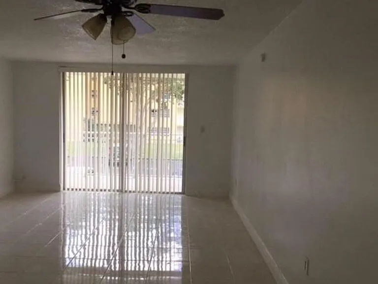 6950 Miami Gardens Dr #2211 — Photo 3