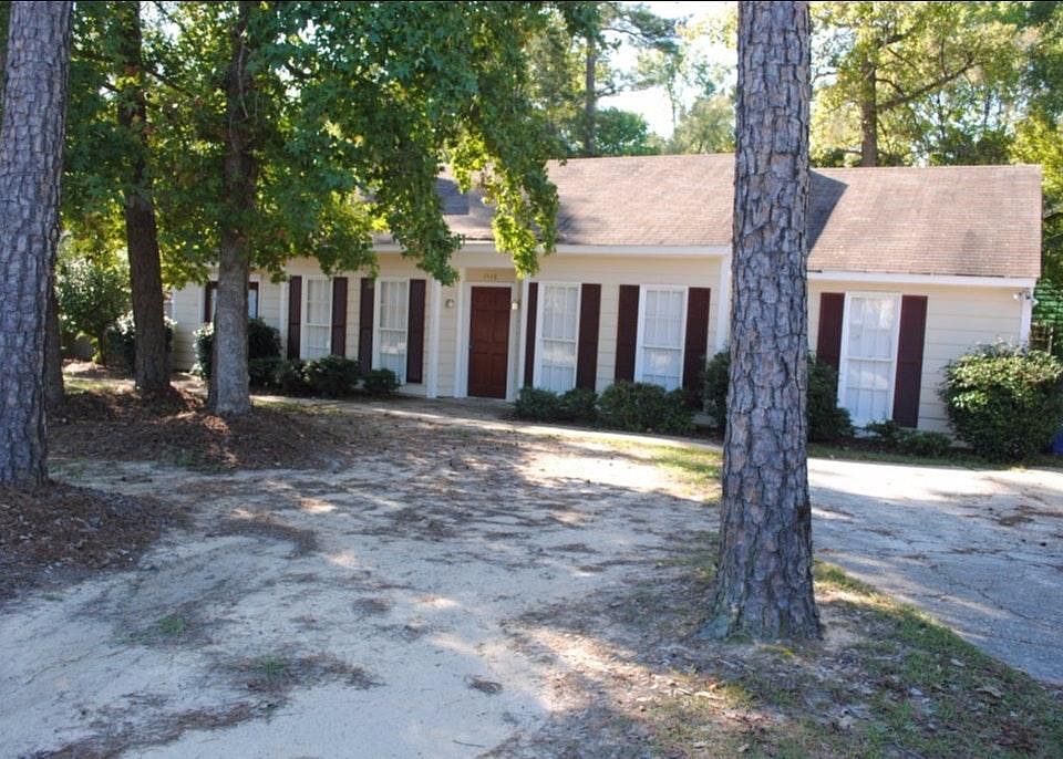 Nice corner lot