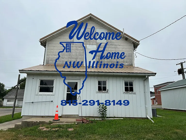 102 W Main — Photo 1