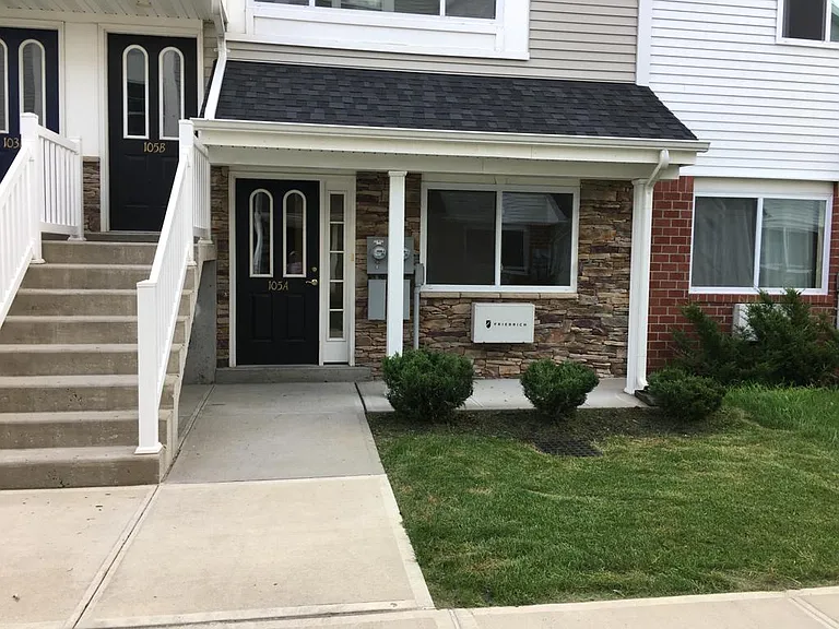 105 Cove Ct #B — Photo 15