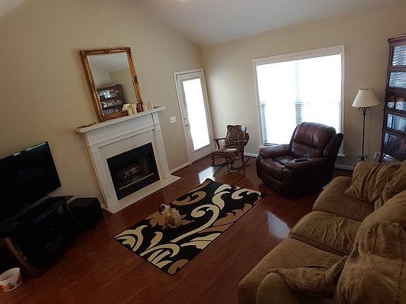 4th image of 101 Eastwick Dr
