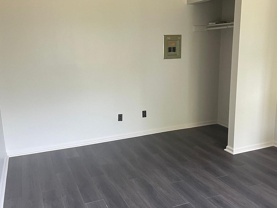 2nd image of 86.5 Alexander St #35