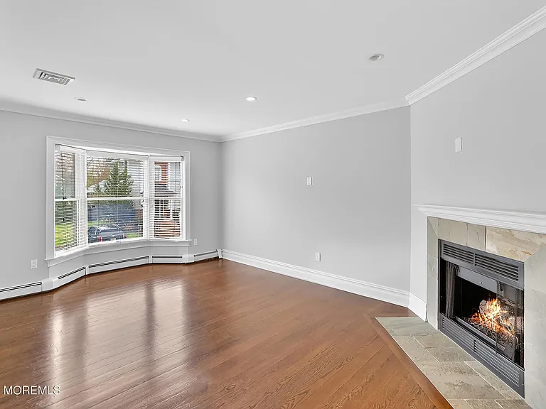 65 E River Rd #20 — Photo 14