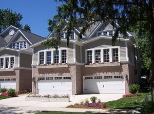 217 N Huffman St, Naperville, IL 60540