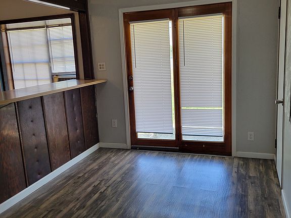 5th image of 3807 NE 12th Ave