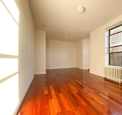 Rented by (Legacy) NY Quality Living Uptown | media 10