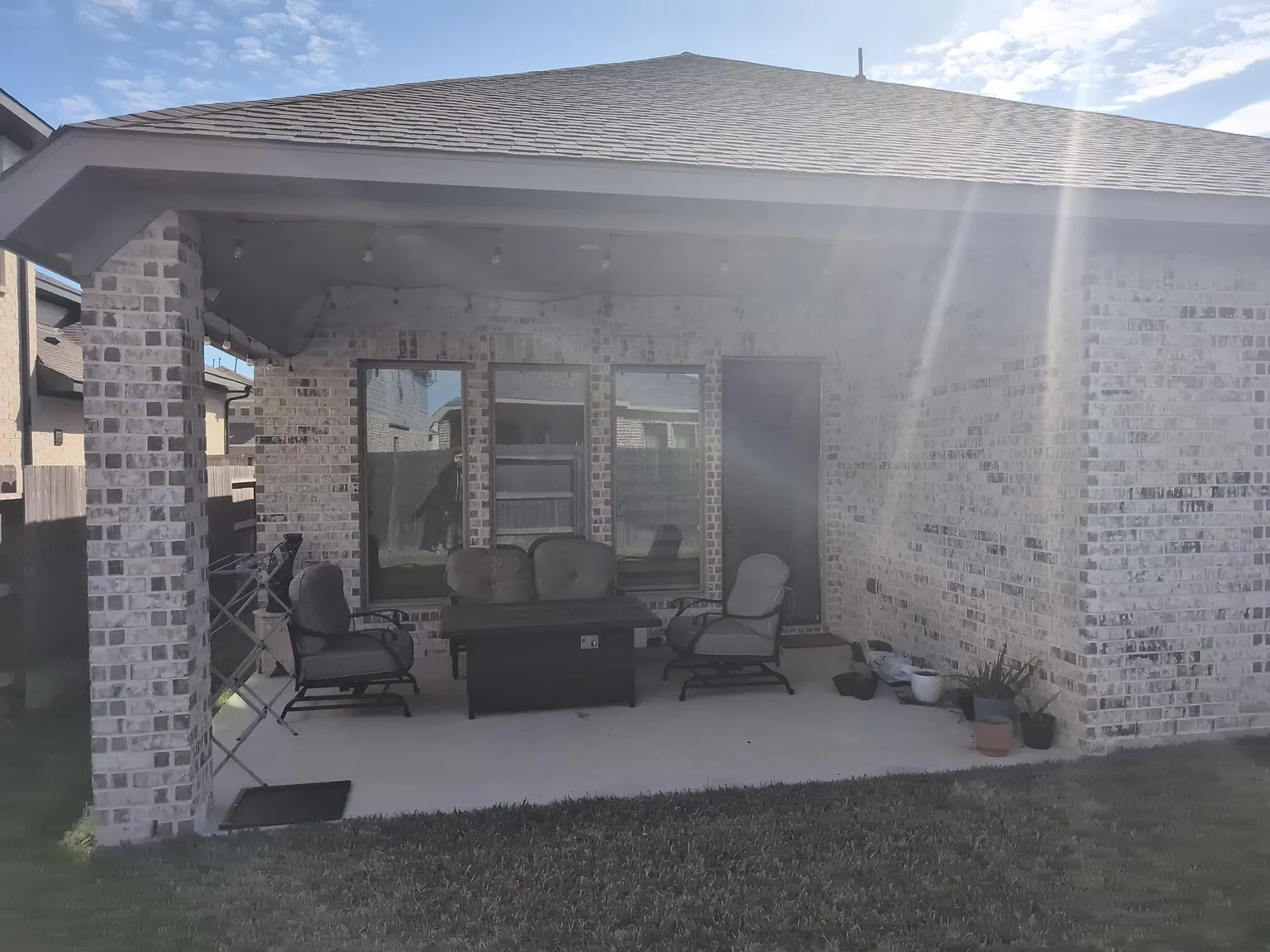 3 bed, 2.0 bath, 1954 sqft, $2,700 — Photo 4