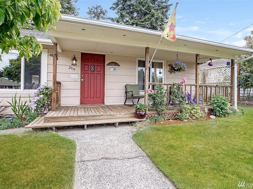 1st image of 2919 39th Ave NE