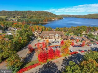 565 Glendale Rd #204, Oakland, MD 21550