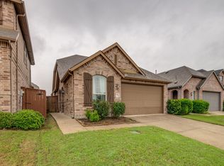1966 Marble Ln, Heartland, TX 75126
