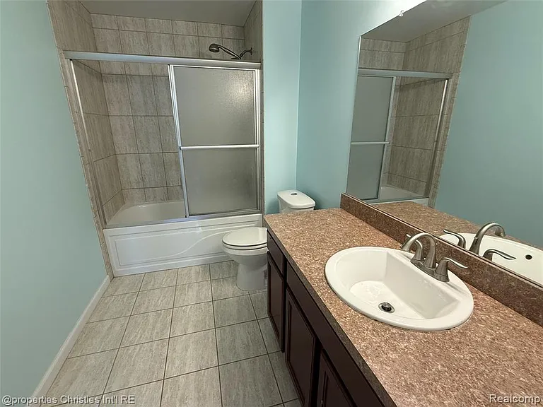 8413 Heywood Cir — Photo 16