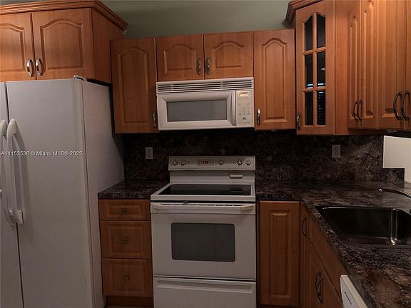 3rd image of 5442 Lakewood Cir APT D