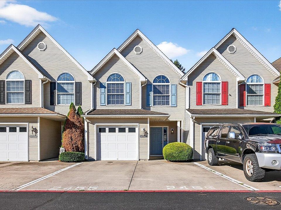 1st image of 2455 Twin Gables Ct #2455