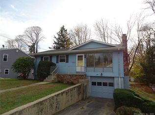 30 Wiemes Ct, Waterford, CT 06385