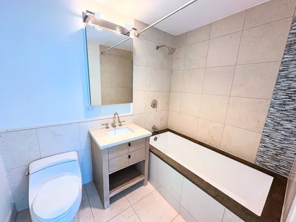 350 West 42nd Street image 14 of 33