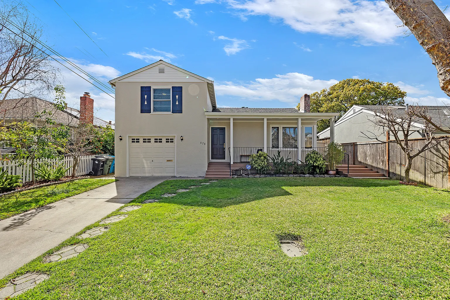 678 Amesbury Ave photo 1