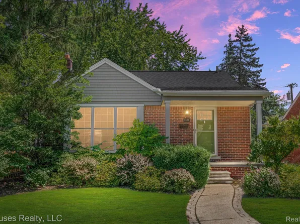 2678 Oakshire Ave, Berkley, MI 48072