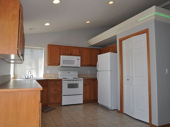 3rd image of 4143 S Stonington Ln