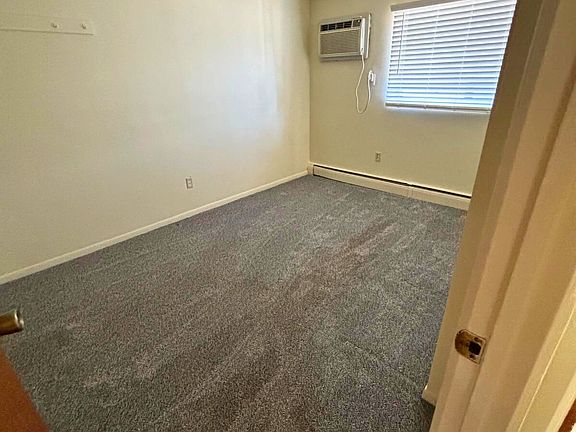 2nd image of 1706-1714 Bloomfield Ave #1