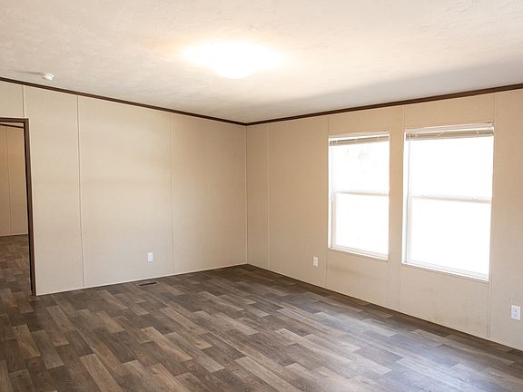 4th image of 12999 Young Ln
