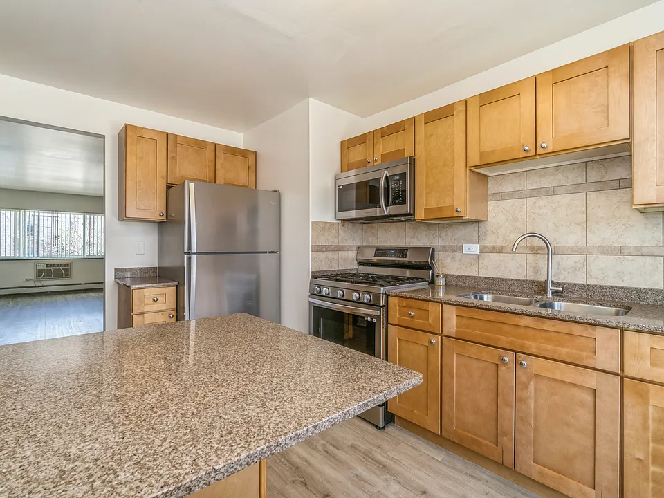 404 Inland Dr #2B