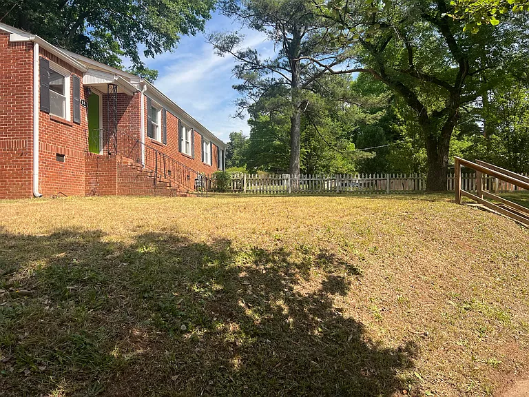 740 Casplan St SW — Photo 14