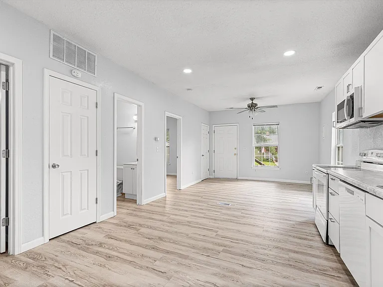 309 Alexander Ave — Photo 9