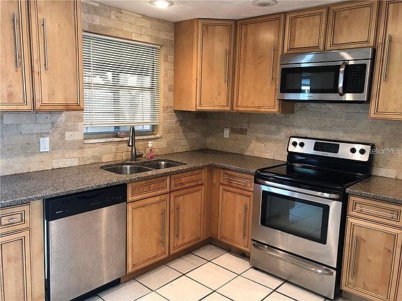 4th image of 1019 Prescott Ln