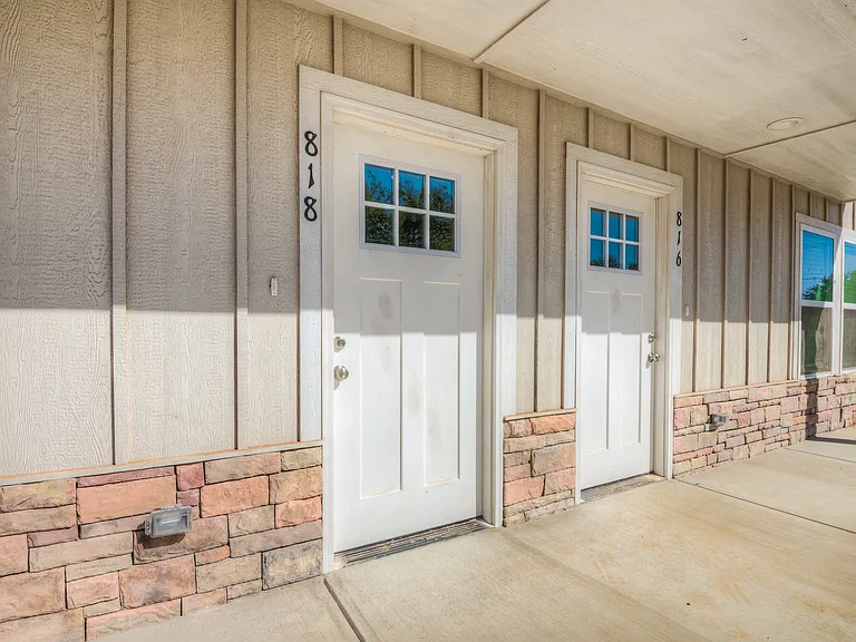 818 W Nevada Ave — Photo 5