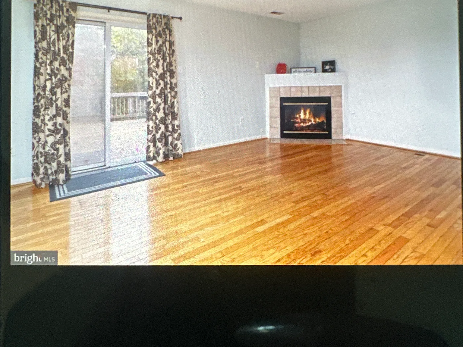 4 bed, 3.5 bath, 1976 sqft, $3,500 — Photo 2