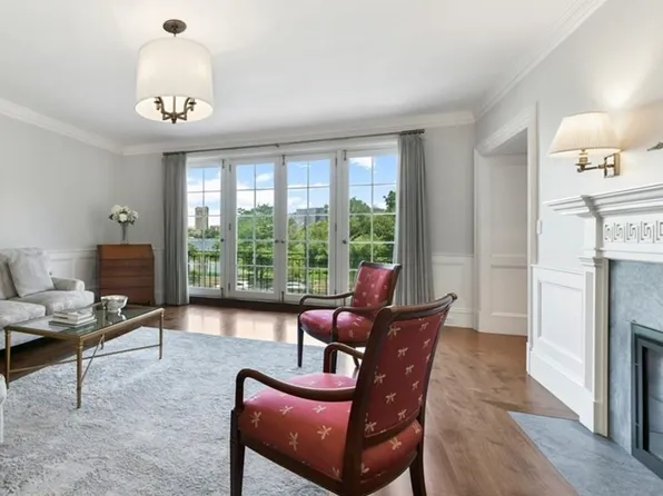 274 Beacon St #2R, Boston, MA 02116