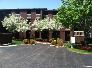 52 N Pistakee Lake Rd APT 1, Fox Lake, IL 60020