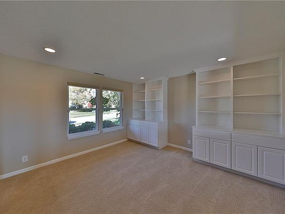 3rd image of 6133 W Waterfront Way