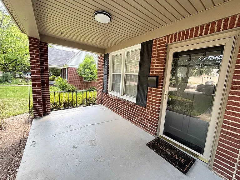 2944 Hope Ave — Photo 10
