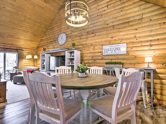 Seating for 16 comfortably