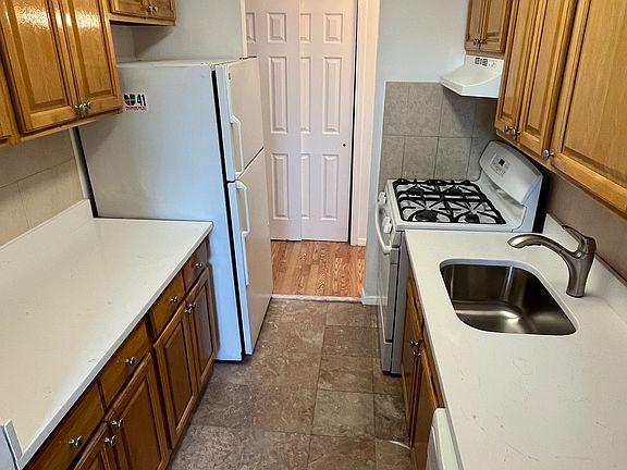 2nd image of 377 N Broadway APT 216