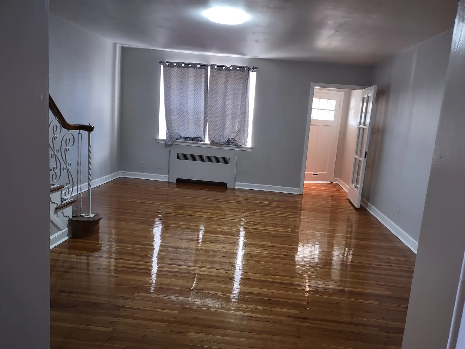 1361 Unruh Avenue — Photo 2