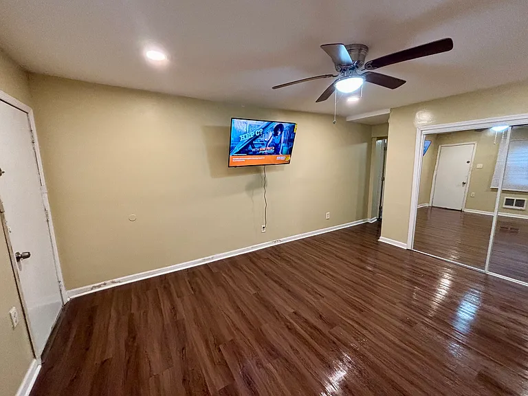 6043 Wister St #1F — Photo 7