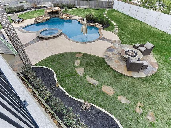 3rd image of 13626 Butterfly Bush Ln