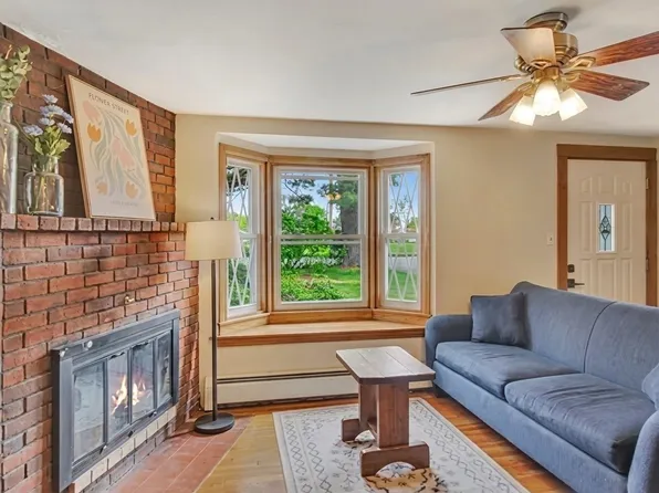 69 Appleton St, Saugus, MA 01906